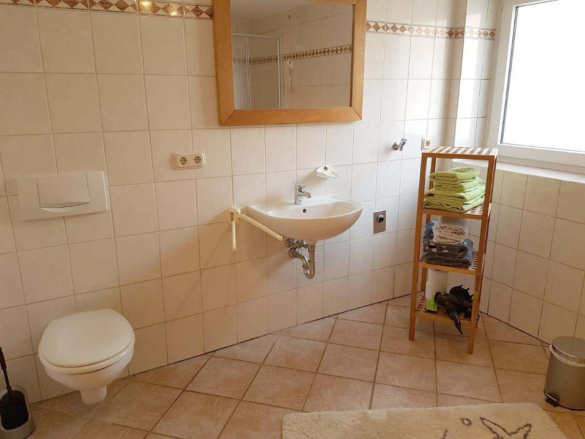 Monteurwohnungen Goeb - Nicht Fuer Urlaubsgaeste Geisa Exterior foto