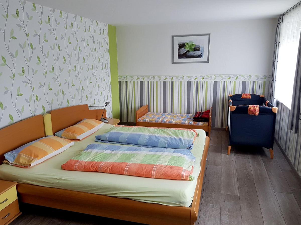 Monteurwohnungen Goeb - Nicht Fuer Urlaubsgaeste Geisa Exterior foto
