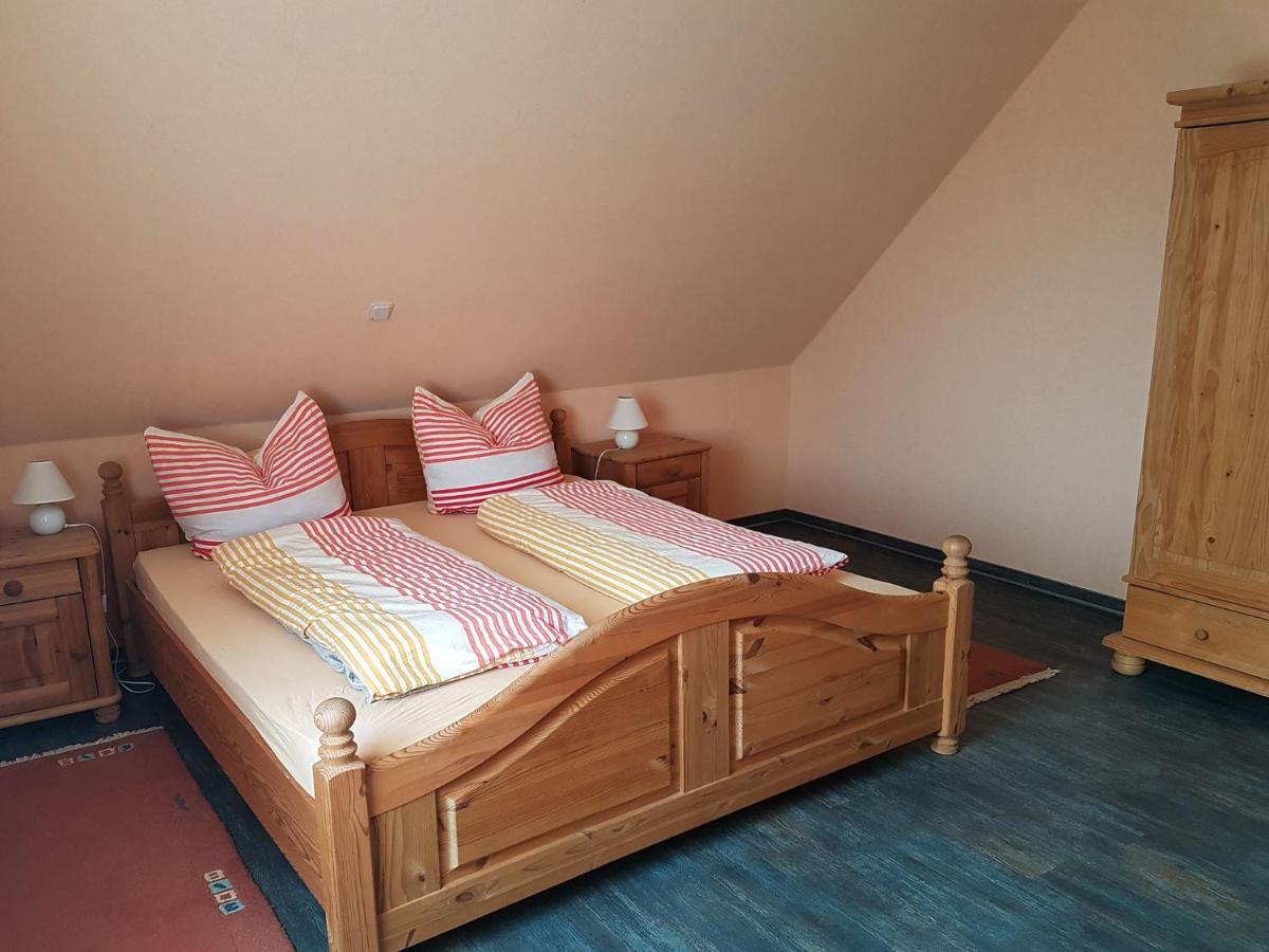 Monteurwohnungen Goeb - Nicht Fuer Urlaubsgaeste Geisa Exterior foto
